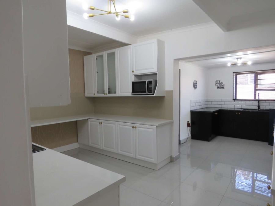 4 Bedroom Property for Sale in Kleinmond Western Cape